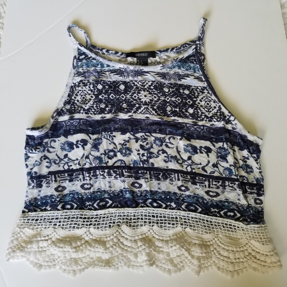 Forever 21 Blue and White Tribal Print Halter Top w/ Crochet Trim Size Small - Picture 5 of 9